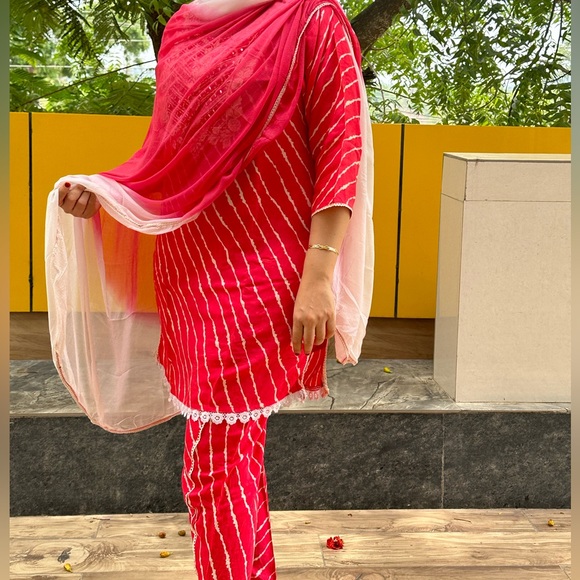 Trending 3 piece L size coord set with dhoti pant, chiffon dupatta - Picture 5 of 6